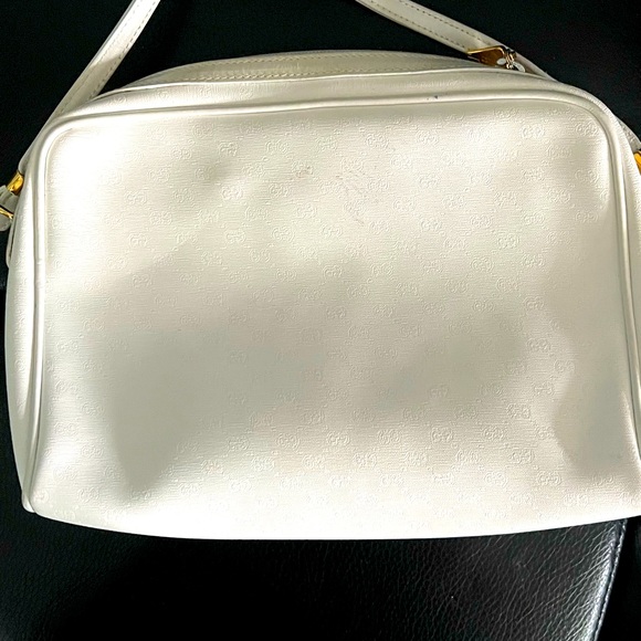AUTHENTIC VINTAGE GUCCI WHITE ON WHITE WITH GOLD ZIPPER VINTAGE CONDITION - Picture 2 of 13